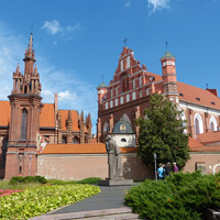 Litauen Annen und Bernhardinerkirche in Vilnius